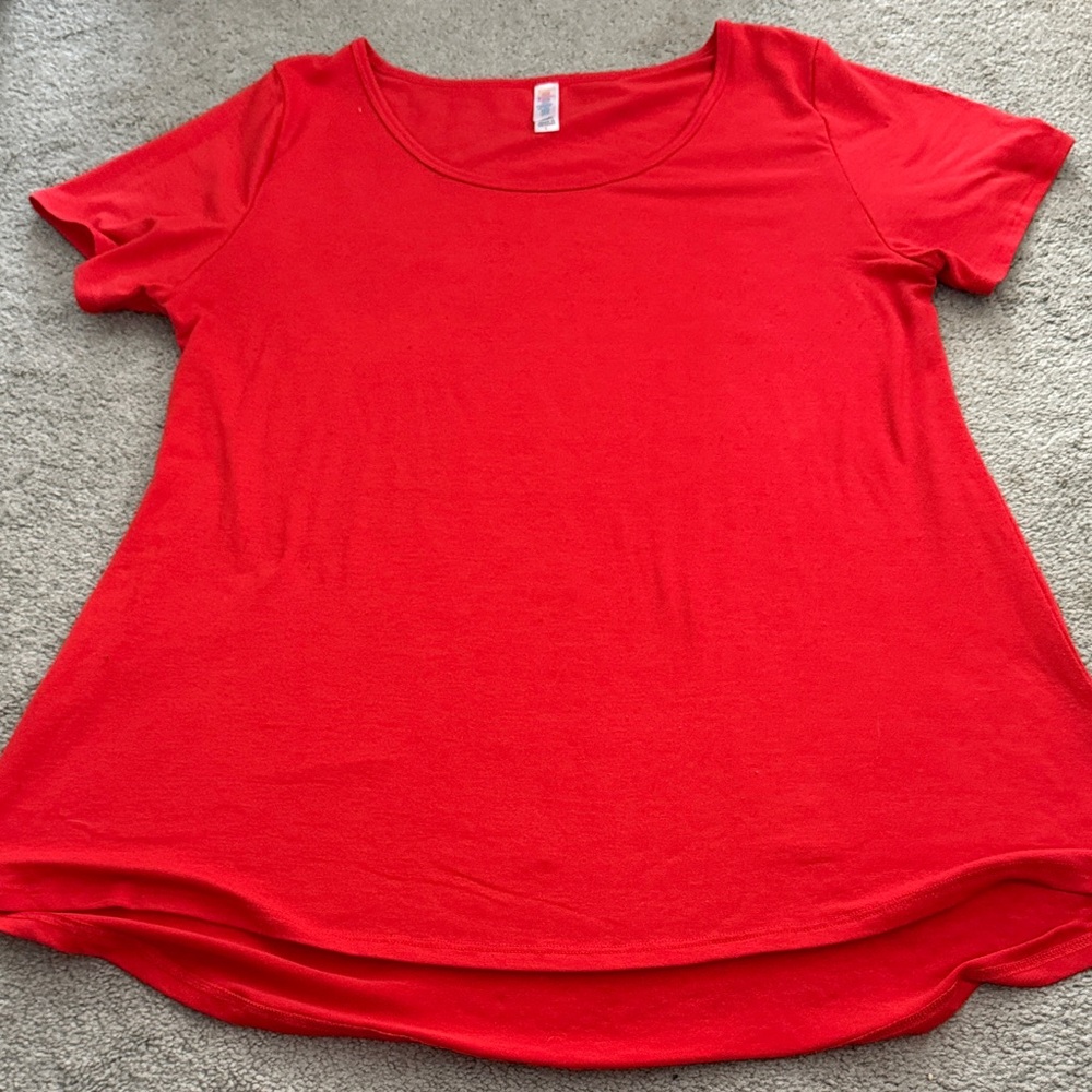 LuLaRoe Vibrant Red Short Sleeve Tee(classic) - Picture 4 of 5